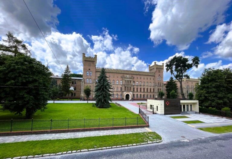 Де вчитися на МНС в Україні після 9 класу: повний гід