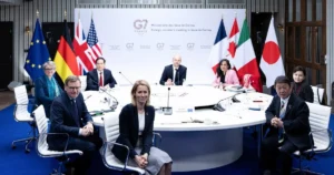 Лідери G7 на саміті у Франції обговорюють виробництво далекобійних ракет для України