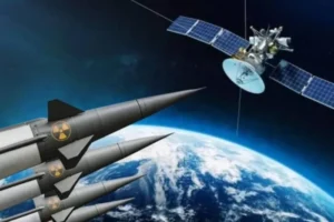 Ядерні ракети на орбіті загрожують супутнику над Землею