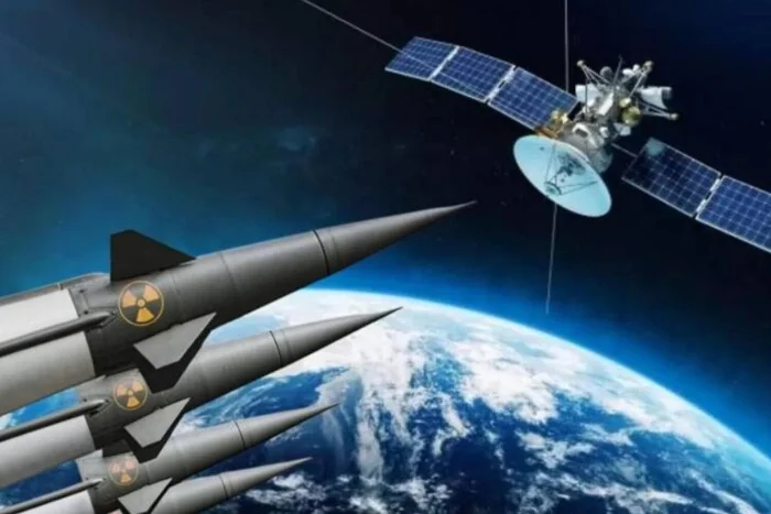 Ядерні ракети на орбіті загрожують супутнику над Землею