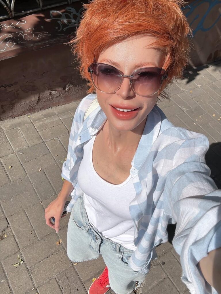 Христина Лебідь: харизматична ведуча «Аферистів у сітях», яка перетворює викриття шахраїв на справжнє шоу з гумором і стилем