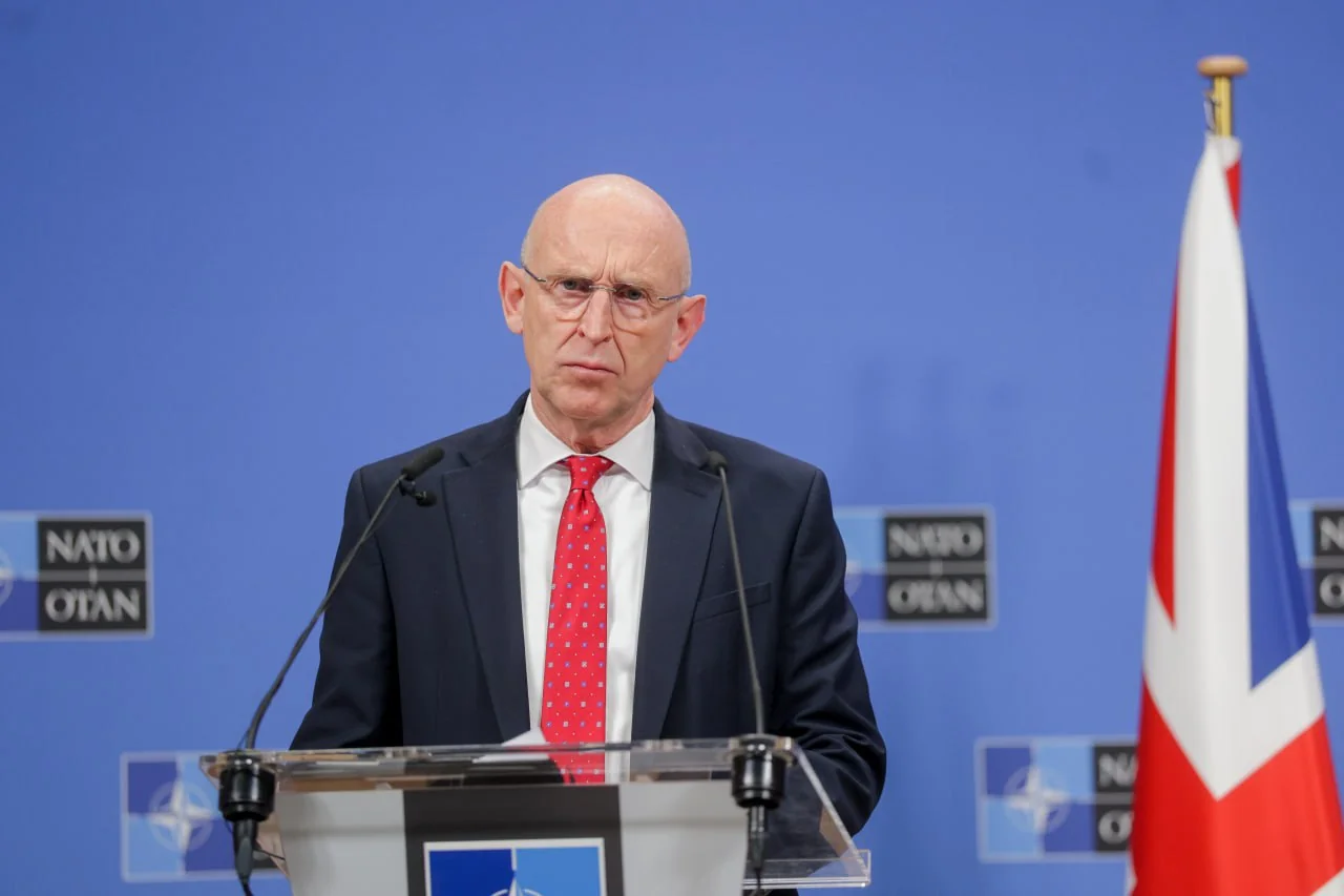 Міністр оборони Великої Британії Джон Гілі виступає на заході НАТО