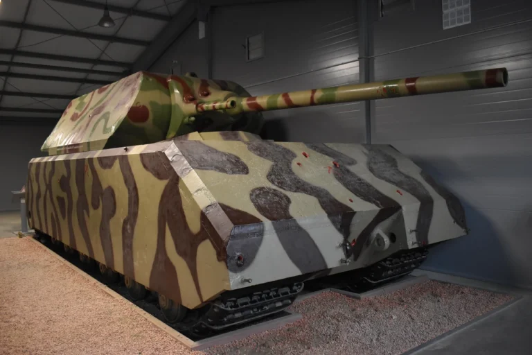 Найбільший танк у світі: Panzer VIII Maus