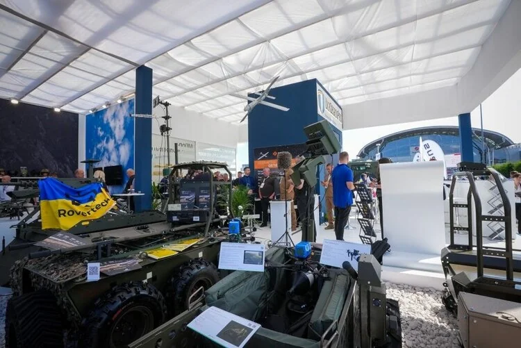 Українська бронетехніка RoverTech на виставці оборонного виробництва ОПК