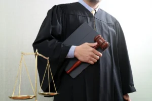 Чи може суддя змінити своє рішення
