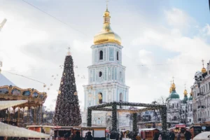 Де купити ялинку в Києві: повний гід по офіційних ярмарках, цінах і легальних варіантах 2026