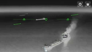 Дрон СБС фіксує пожежі на суднах тіньового флоту РФ в Азовському морі