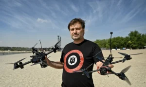 Генерал Черешня демонстрирует дроны от хорватского партнера ORQA