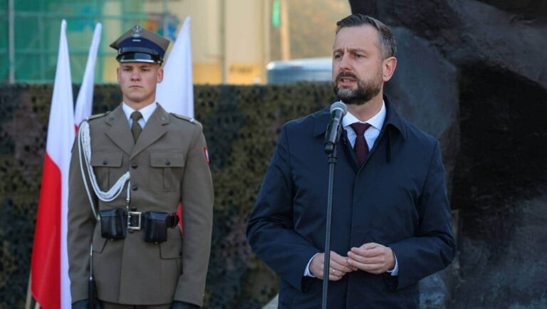 Міністр оборони Польщі прибуде на Волинь вшанувати жертв трагедії