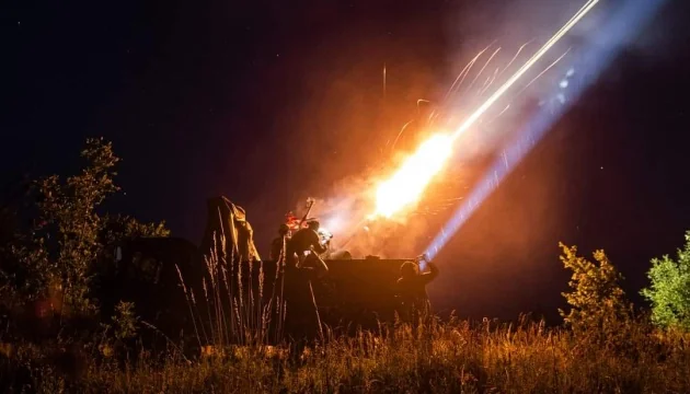ППО веде вогонь по дронах і ракетах РФ під час нічного удару