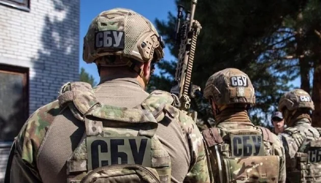 Співробітники СБУ під час обшуків у «Українській бронетехніці»