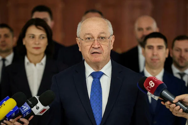 Премєр Молдови Александру Мунтяну коментує свою відставку перед журналістами