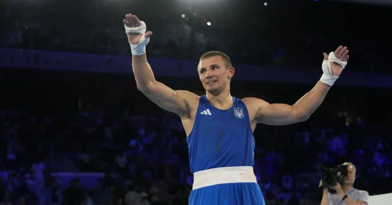 Олімпійський чемпіон Хижняк проведе профбій в андеркарді Джошуа: де і коли