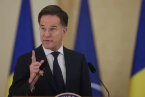 Марк Рютте предупреждает Путина на саммите НАТО с трибуны