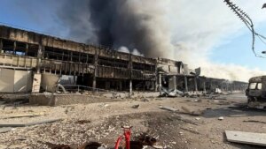 Російська атака знищила склад Philip Morris у Києві