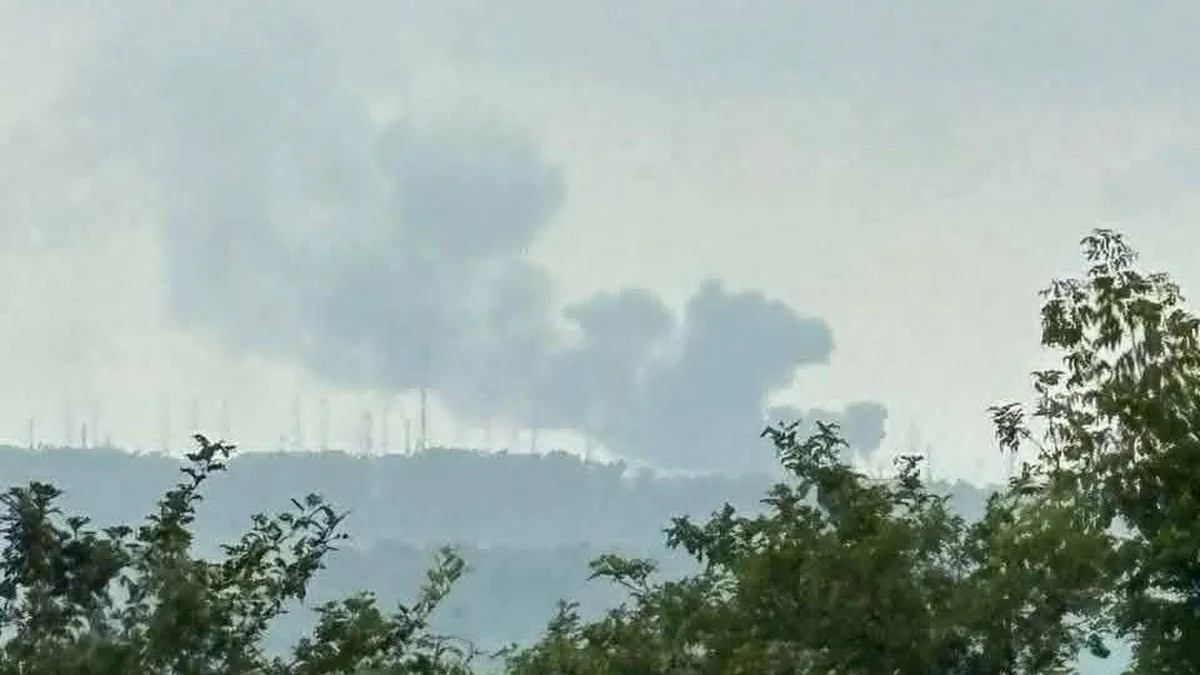 Дим від пожежі на ЛВДС Черкаси після атаки дронів СБУ в Башкортостані