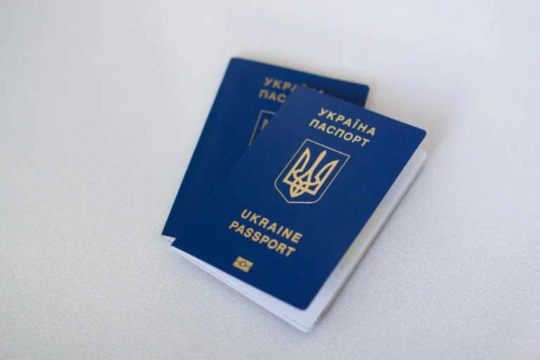 Штраф за прострочений паспорт в Україні: правила 2026 року