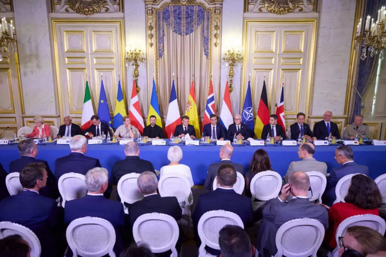 Лідери України та європейських держав за столом переговорів щодо коаліції ППО