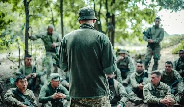 Україна відкрила ринок супроводу іноземних добровольців: як долучитися