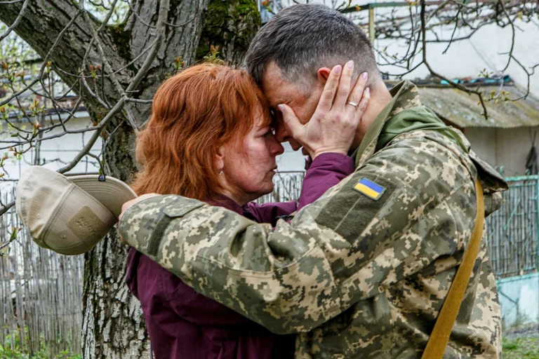 Відпустка військовослужбовця за сімейними обставинами: повний гід прав, процедур та нюансів 2026