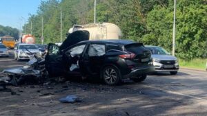 Повреждённый Nissan Murano на месте ДТП с 12 погибшими в Николаевской области