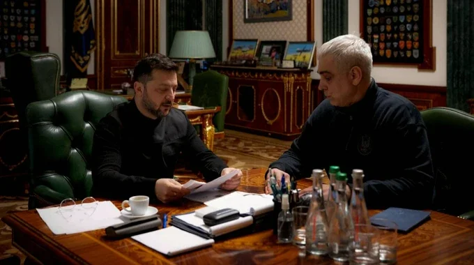 Зеленський доручив СБУ та розвідці розслідувати удар по Вишневому